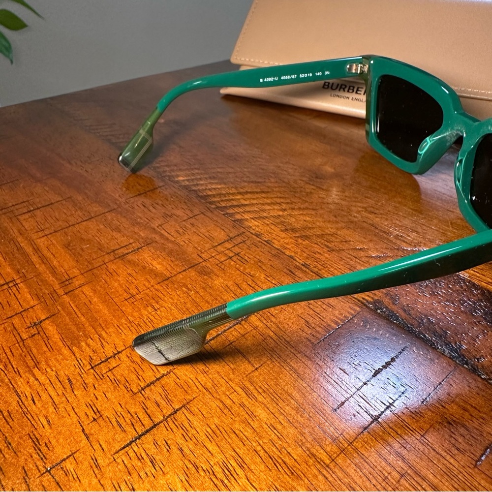 Burberry Green Sunglasses - Picture 8 of 15